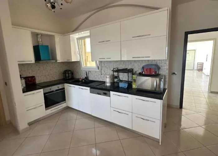 Beachside One-bedroom Retreat Apartment